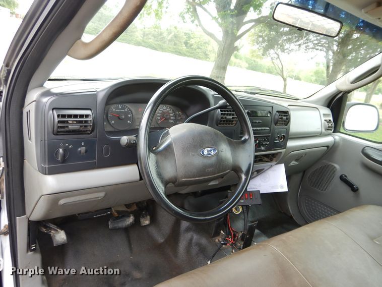 image for item HA9008 2005 Ford F250 Super Duty  pickup truck