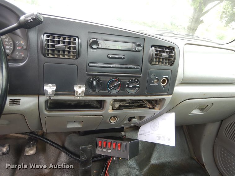 image for item HA9008 2005 Ford F250 Super Duty  pickup truck