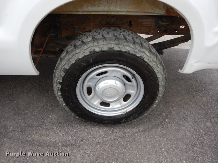 image for item HA9008 2005 Ford F250 Super Duty  pickup truck