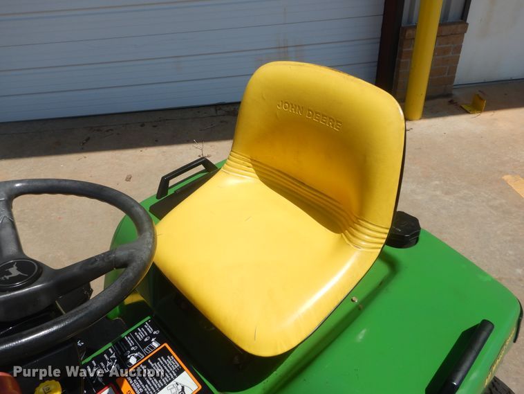 image for item HA9013 John Deere 425 lawn mower