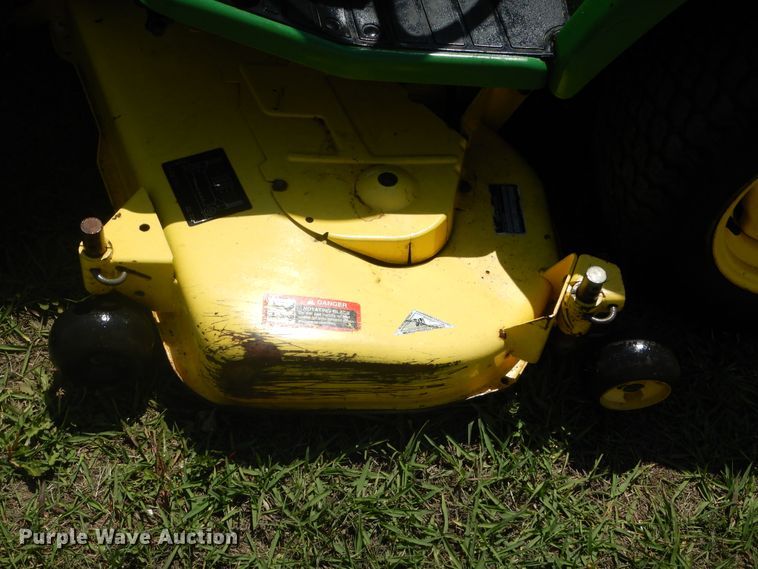 image for item HA9013 John Deere 425 lawn mower