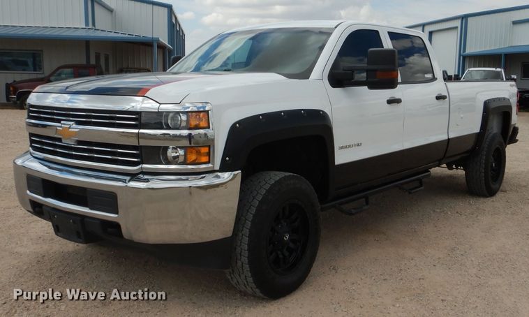 image for item HC9034 2017 Chevrolet Silverado 3500HD  Crew Cab pickup truck