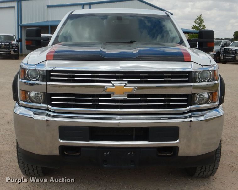 image for item HC9034 2017 Chevrolet Silverado 3500HD  Crew Cab pickup truck