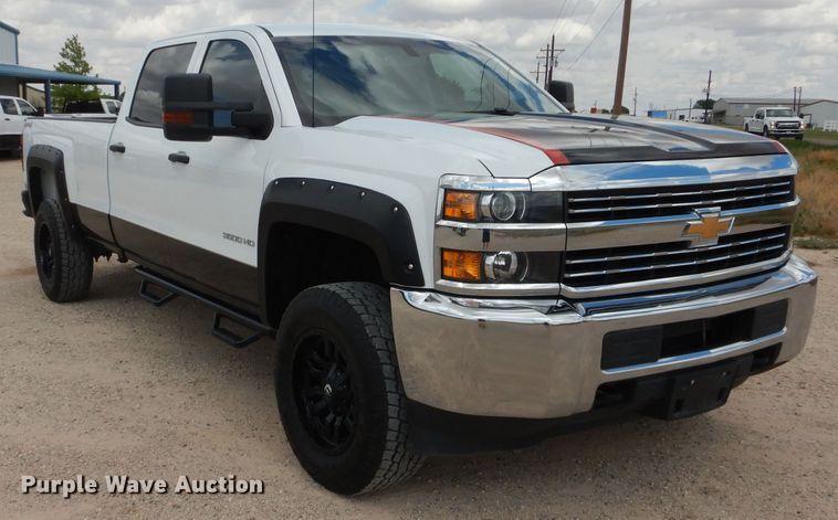 image for item HC9034 2017 Chevrolet Silverado 3500HD  Crew Cab pickup truck