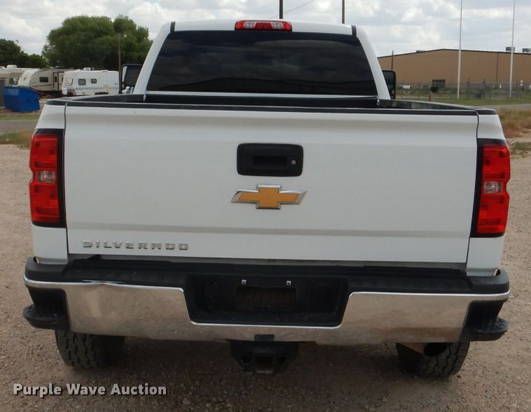 image for item HC9034 2017 Chevrolet Silverado 3500HD  Crew Cab pickup truck