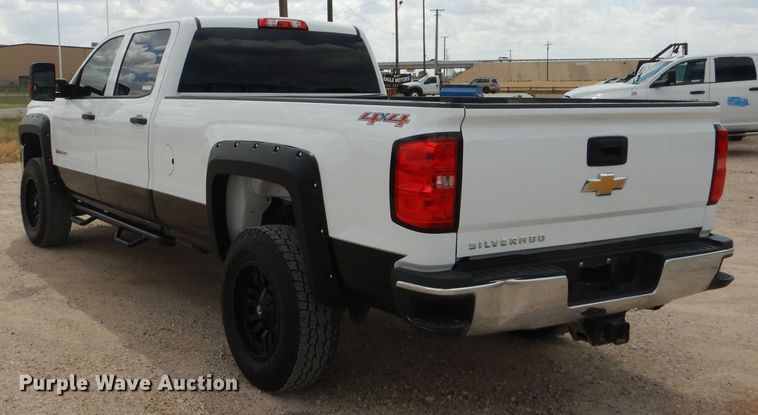 image for item HC9034 2017 Chevrolet Silverado 3500HD  Crew Cab pickup truck