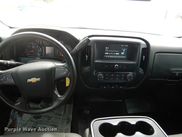 image for item HC9034 2017 Chevrolet Silverado 3500HD  Crew Cab pickup truck