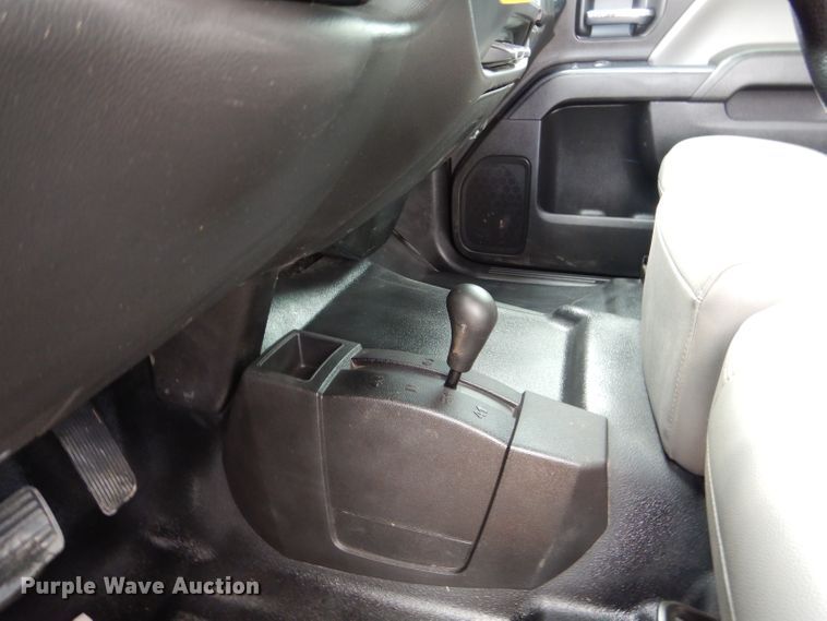 image for item HC9034 2017 Chevrolet Silverado 3500HD  Crew Cab pickup truck