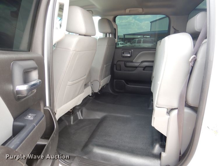 image for item HC9034 2017 Chevrolet Silverado 3500HD  Crew Cab pickup truck