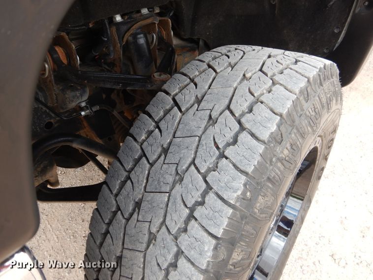 image for item HC9034 2017 Chevrolet Silverado 3500HD  Crew Cab pickup truck