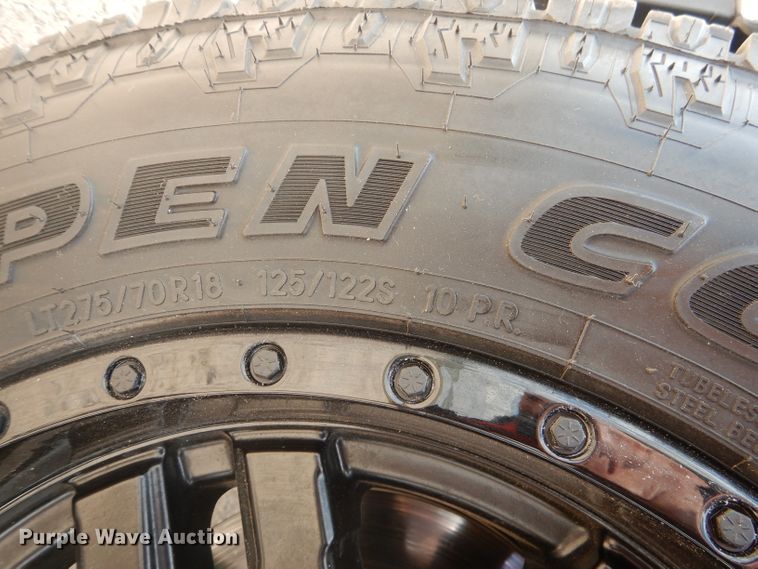 image for item HC9034 2017 Chevrolet Silverado 3500HD  Crew Cab pickup truck