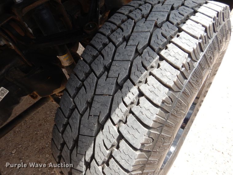 image for item HC9034 2017 Chevrolet Silverado 3500HD  Crew Cab pickup truck