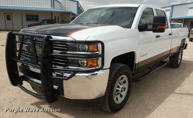 image for item HC9035 2018 Chevrolet Silverado 3500HD  Crew Cab pickup truck