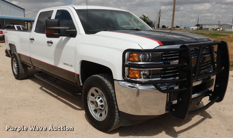 image for item HC9035 2018 Chevrolet Silverado 3500HD  Crew Cab pickup truck