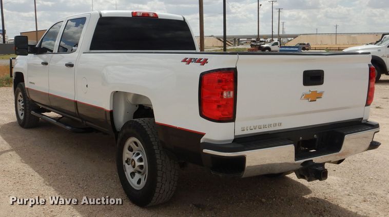 image for item HC9035 2018 Chevrolet Silverado 3500HD  Crew Cab pickup truck