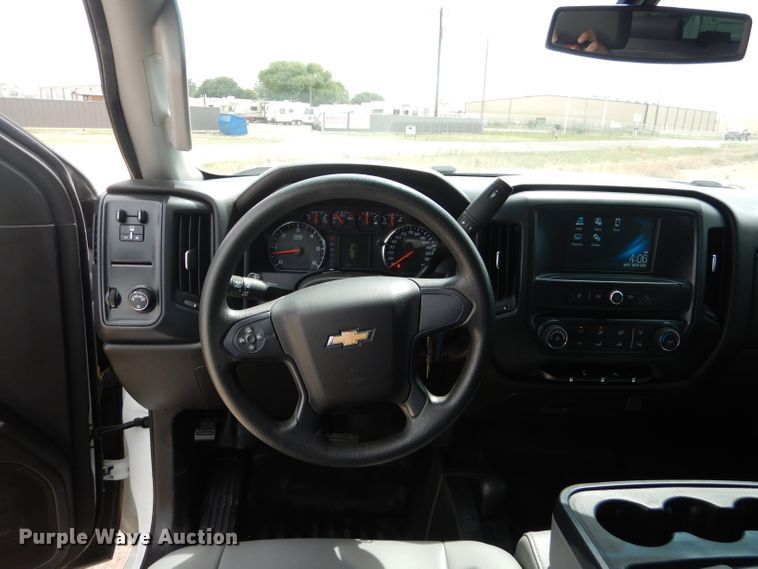 image for item HC9035 2018 Chevrolet Silverado 3500HD  Crew Cab pickup truck