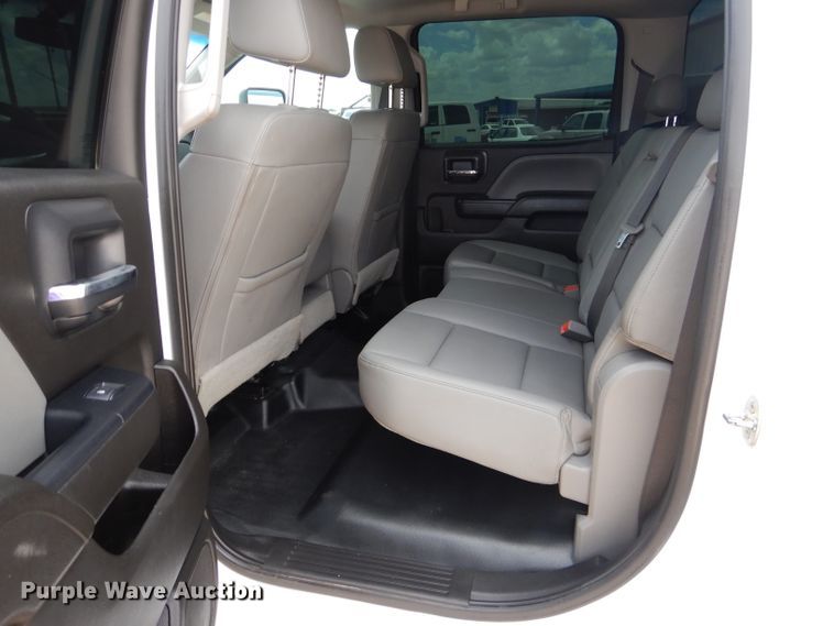 image for item HC9035 2018 Chevrolet Silverado 3500HD  Crew Cab pickup truck