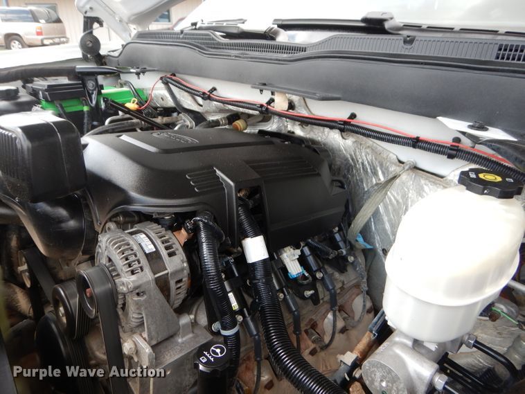 image for item HC9035 2018 Chevrolet Silverado 3500HD  Crew Cab pickup truck