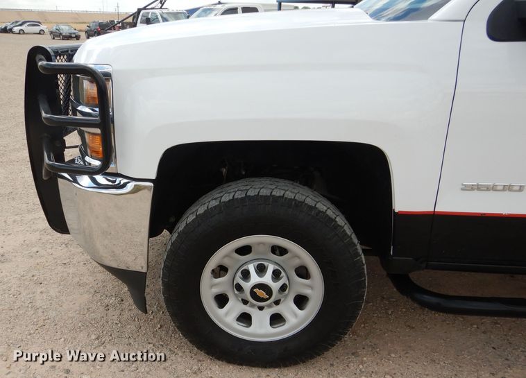 image for item HC9035 2018 Chevrolet Silverado 3500HD  Crew Cab pickup truck