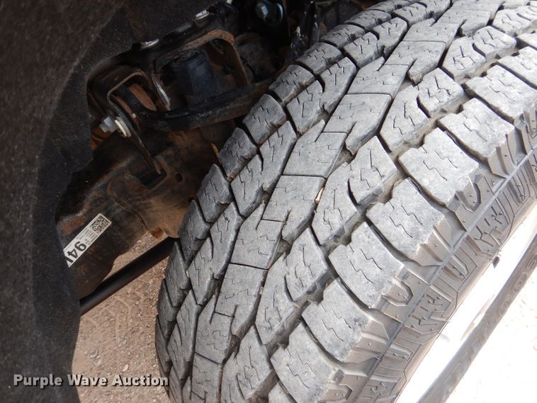 image for item HC9035 2018 Chevrolet Silverado 3500HD  Crew Cab pickup truck