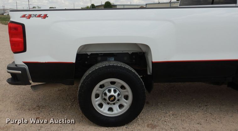 image for item HC9035 2018 Chevrolet Silverado 3500HD  Crew Cab pickup truck