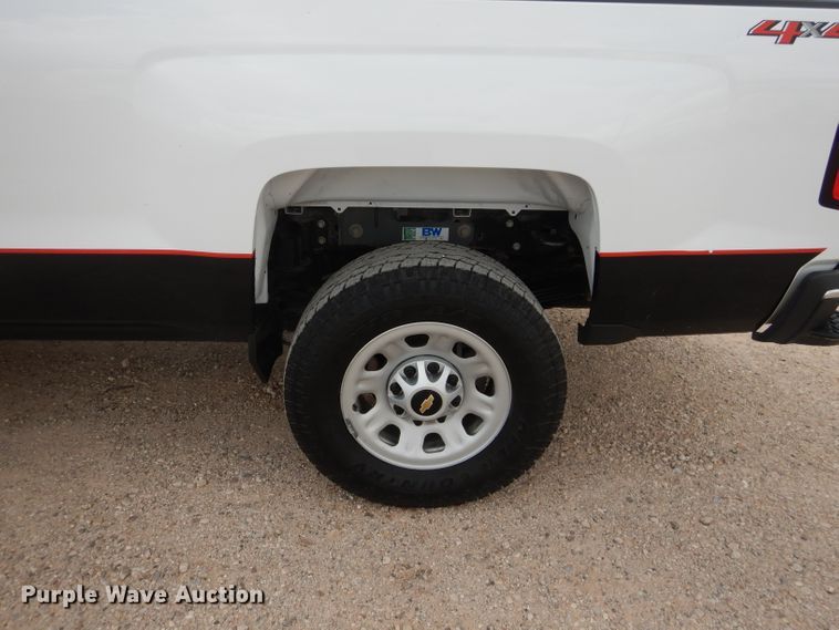 image for item HC9035 2018 Chevrolet Silverado 3500HD  Crew Cab pickup truck