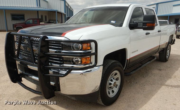 image for item HC9036 2018 Chevrolet Silverado 3500HD  Crew Cab pickup truck