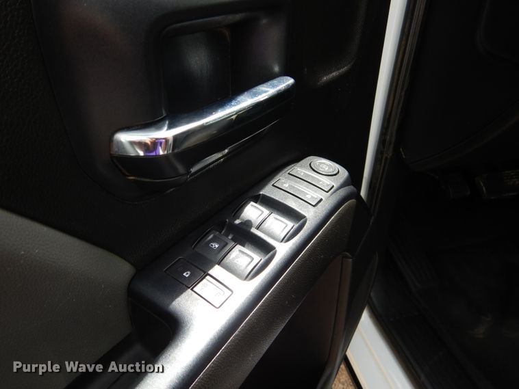 image for item HC9036 2018 Chevrolet Silverado 3500HD  Crew Cab pickup truck