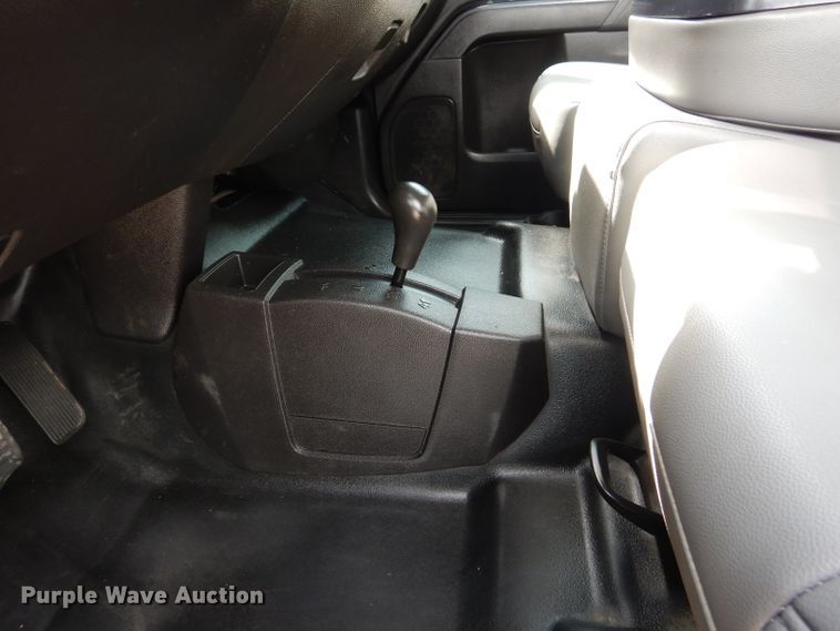 image for item HC9036 2018 Chevrolet Silverado 3500HD  Crew Cab pickup truck