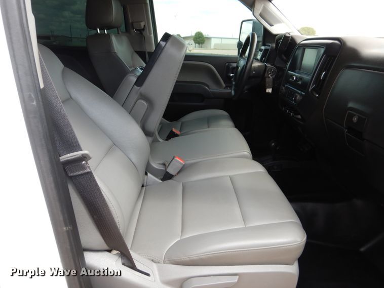 image for item HC9036 2018 Chevrolet Silverado 3500HD  Crew Cab pickup truck