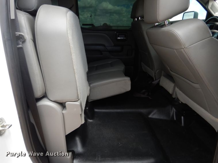 image for item HC9036 2018 Chevrolet Silverado 3500HD  Crew Cab pickup truck