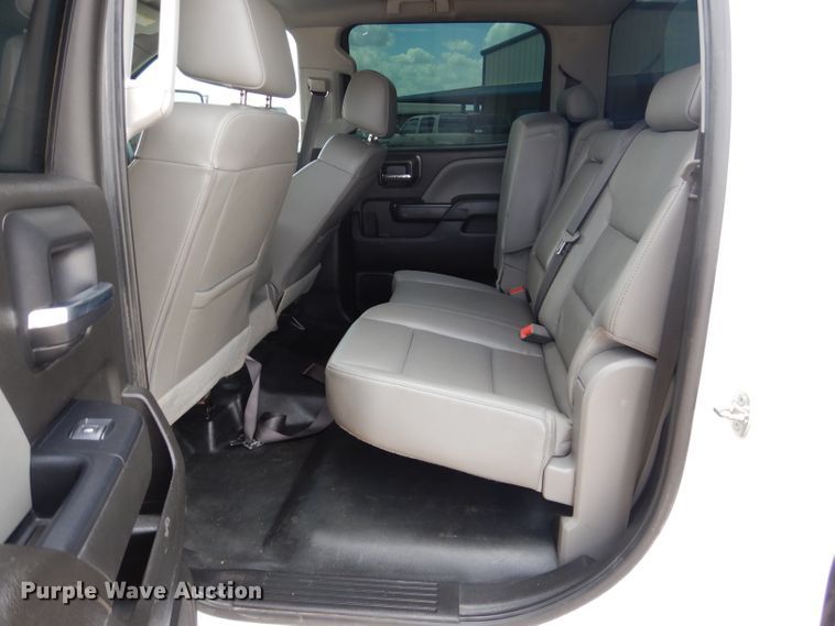 image for item HC9036 2018 Chevrolet Silverado 3500HD  Crew Cab pickup truck