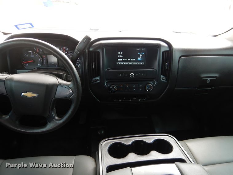 image for item HC9036 2018 Chevrolet Silverado 3500HD  Crew Cab pickup truck