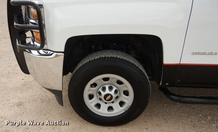 image for item HC9036 2018 Chevrolet Silverado 3500HD  Crew Cab pickup truck