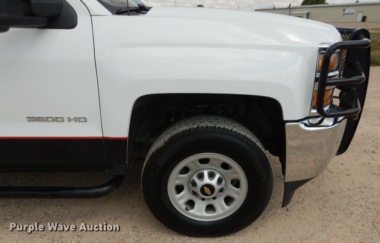 image for item HC9036 2018 Chevrolet Silverado 3500HD  Crew Cab pickup truck