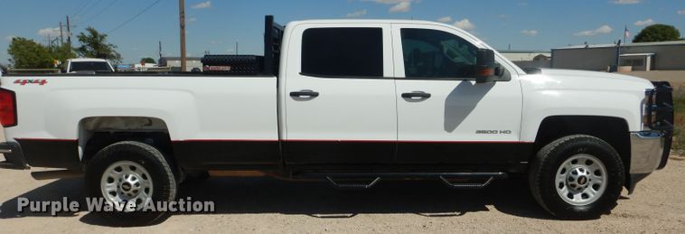 image for item HC9037 2017 Chevrolet Silverado 3500HD  Crew Cab pickup truck