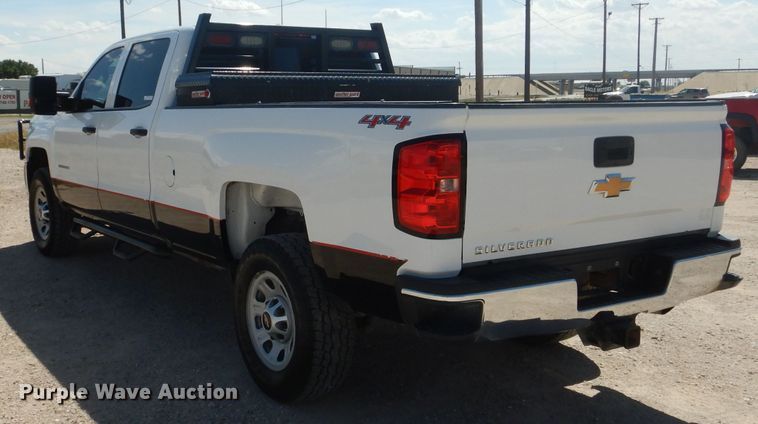 image for item HC9037 2017 Chevrolet Silverado 3500HD  Crew Cab pickup truck