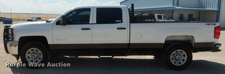 image for item HC9037 2017 Chevrolet Silverado 3500HD  Crew Cab pickup truck