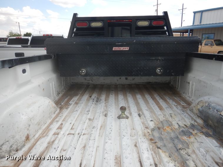 image for item HC9037 2017 Chevrolet Silverado 3500HD  Crew Cab pickup truck