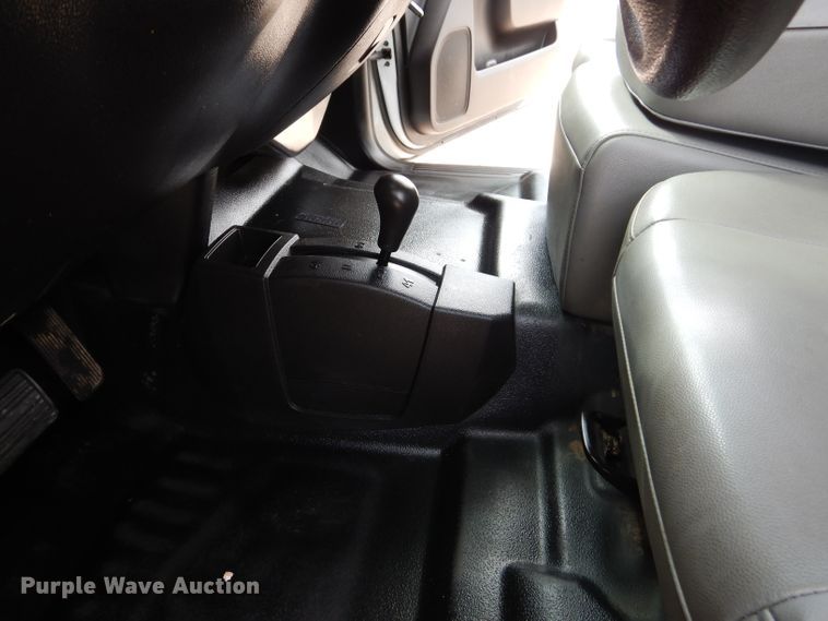 image for item HC9037 2017 Chevrolet Silverado 3500HD  Crew Cab pickup truck