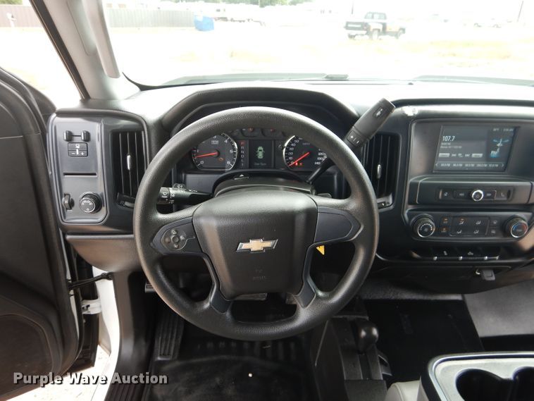 image for item HC9037 2017 Chevrolet Silverado 3500HD  Crew Cab pickup truck