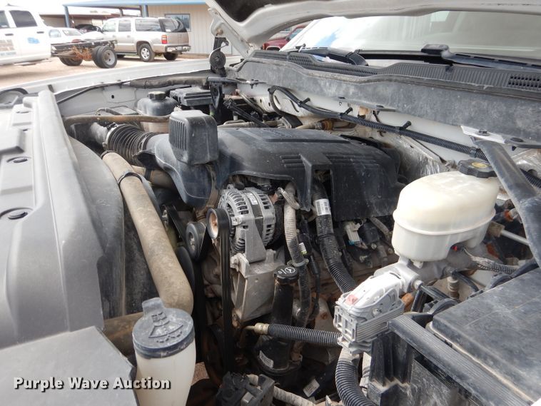 image for item HC9037 2017 Chevrolet Silverado 3500HD  Crew Cab pickup truck