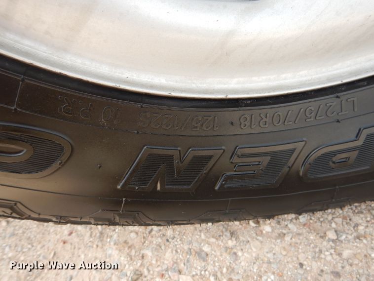 image for item HC9037 2017 Chevrolet Silverado 3500HD  Crew Cab pickup truck