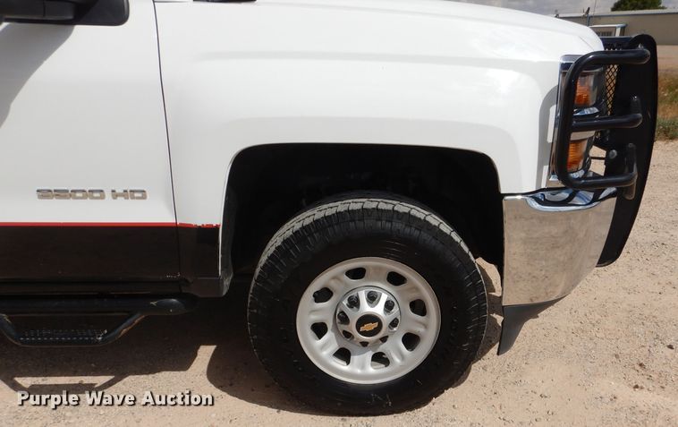 image for item HC9037 2017 Chevrolet Silverado 3500HD  Crew Cab pickup truck