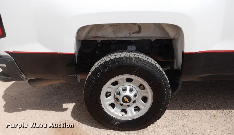 image for item HC9037 2017 Chevrolet Silverado 3500HD  Crew Cab pickup truck