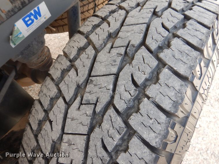 image for item HC9037 2017 Chevrolet Silverado 3500HD  Crew Cab pickup truck