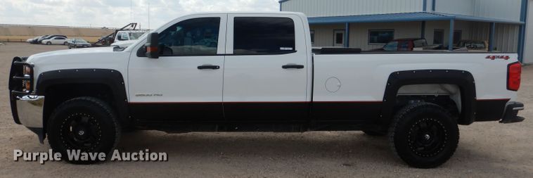 image for item HC9038 2018 Chevrolet Silverado 3500HD  Crew Cab pickup truck