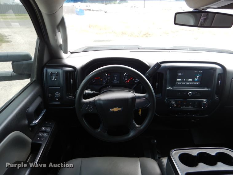 image for item HC9038 2018 Chevrolet Silverado 3500HD  Crew Cab pickup truck