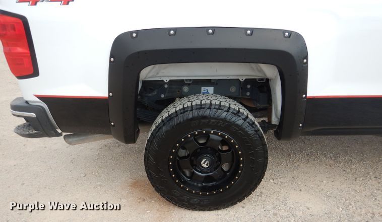 image for item HC9038 2018 Chevrolet Silverado 3500HD  Crew Cab pickup truck