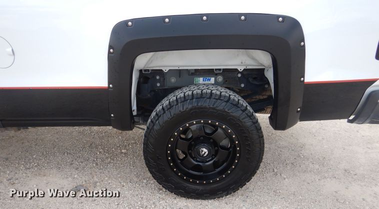 image for item HC9038 2018 Chevrolet Silverado 3500HD  Crew Cab pickup truck